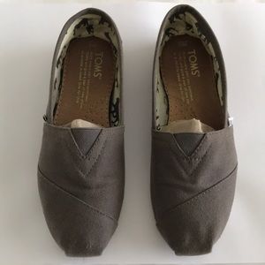 Toms Classic Canvas Slip-On